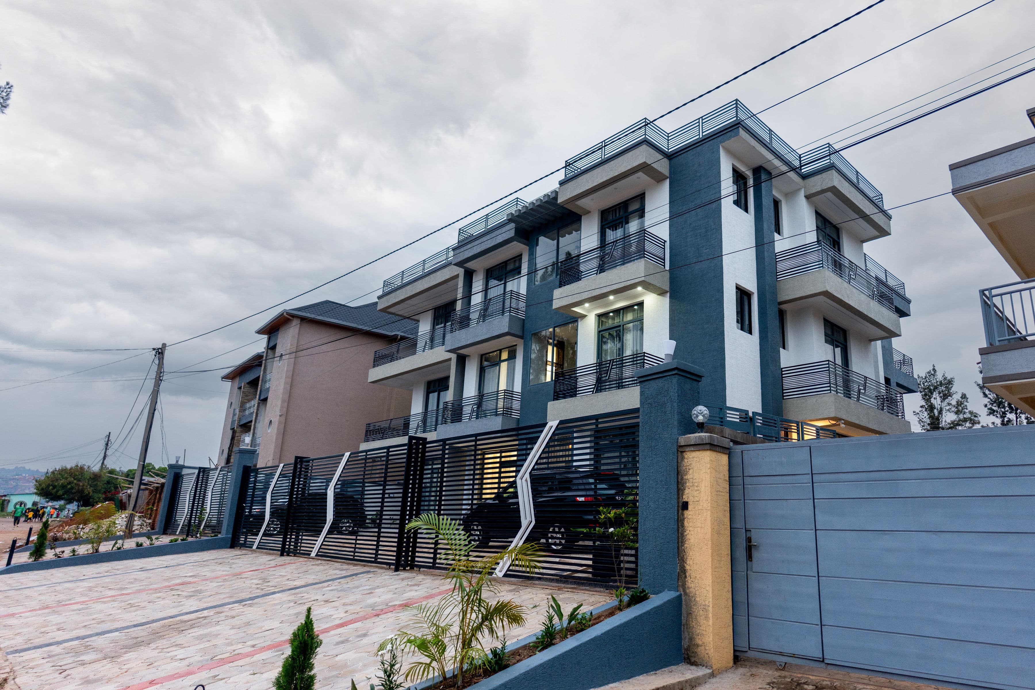 Unica House Morning Side View